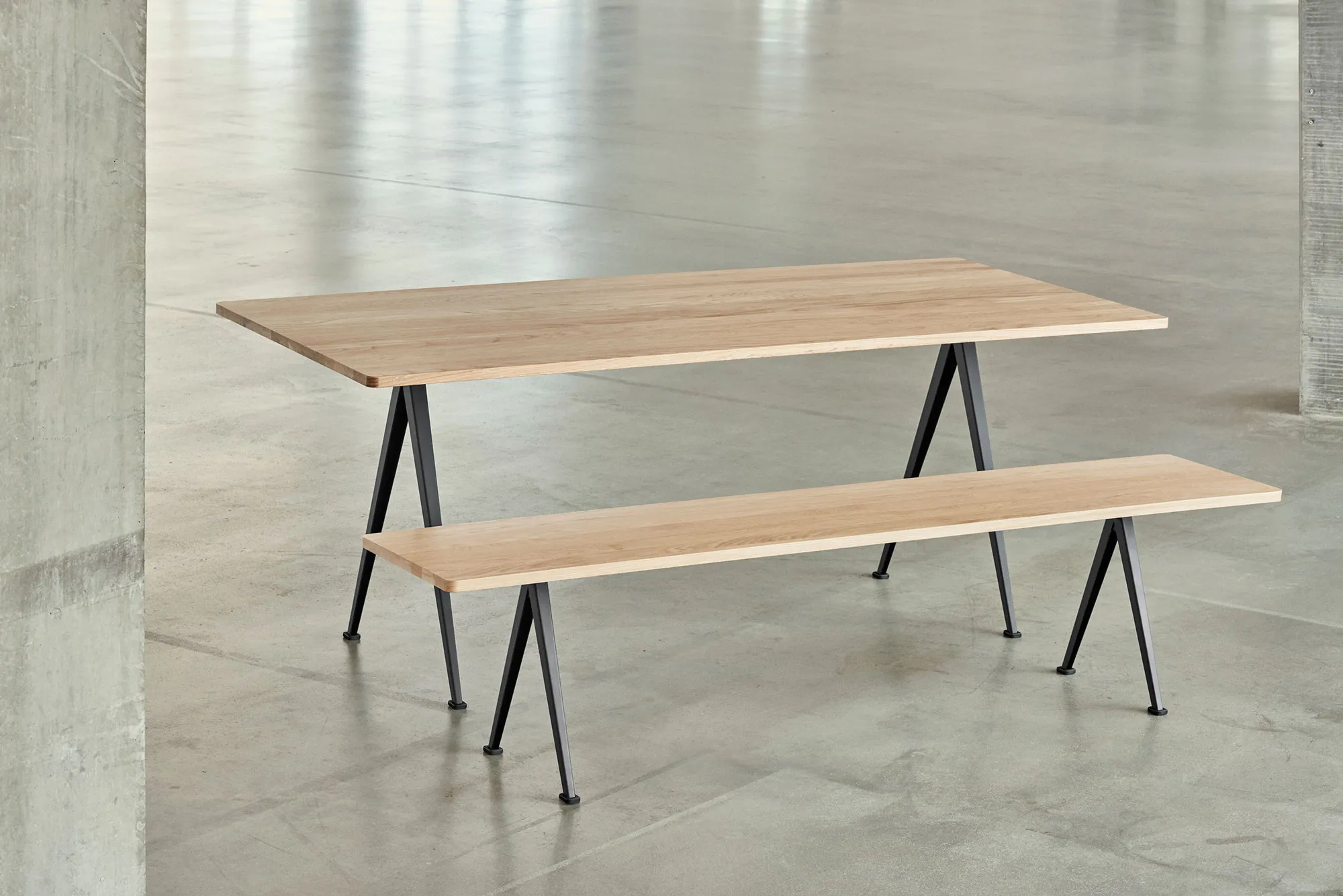 Pyramid 02 table 85x250 cm beige powder coated steel - 2