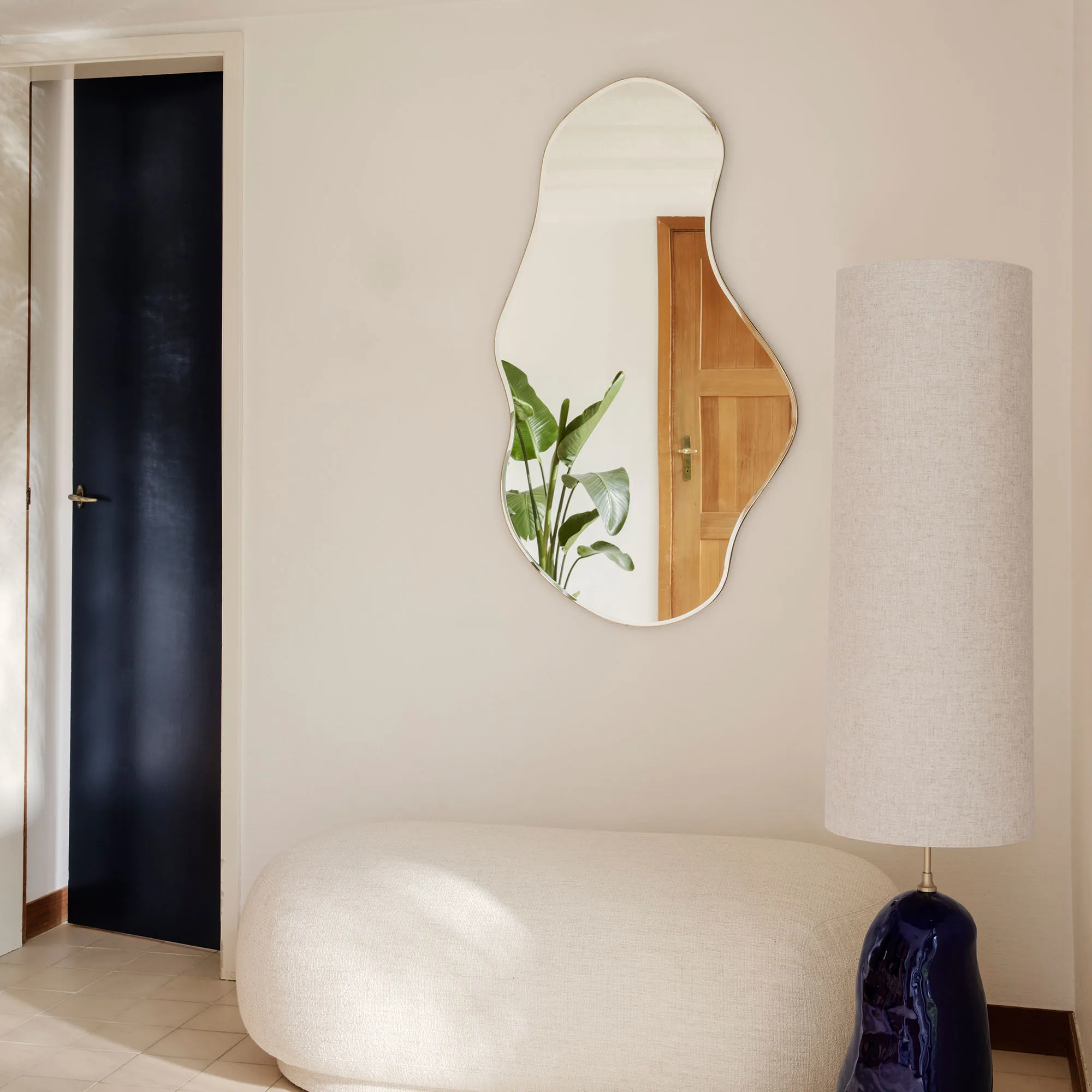 Pond Mirror Dark Chrome / Large - 7