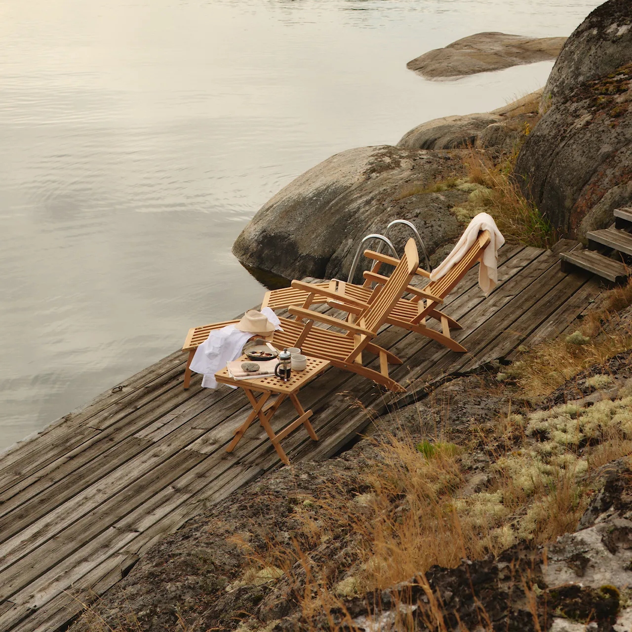 2 x Midsummer Outdoor Deck Chair & Midsummer Square Outdoor Side Table