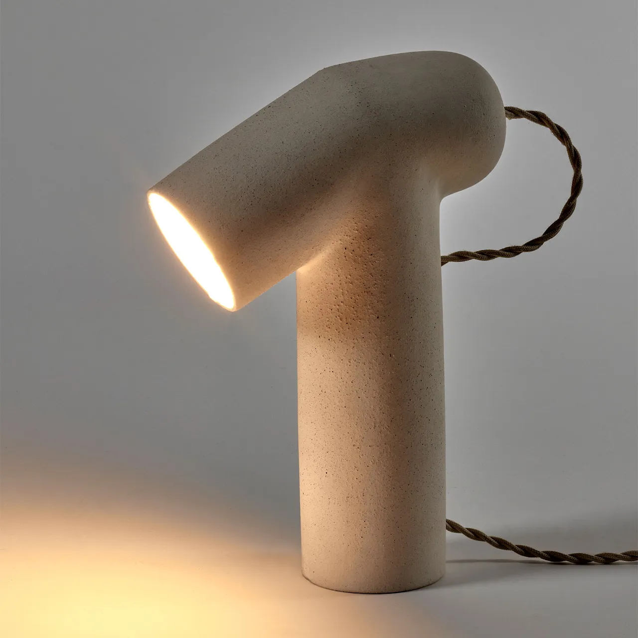Maia bordslampa beige