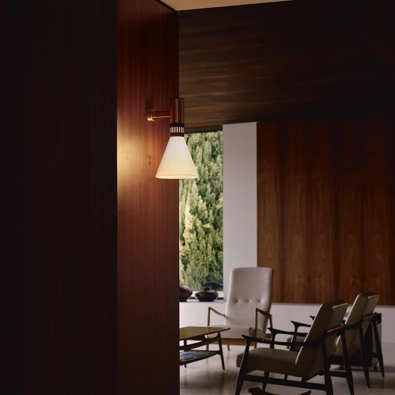 Cono Phase-Cut vägglampa