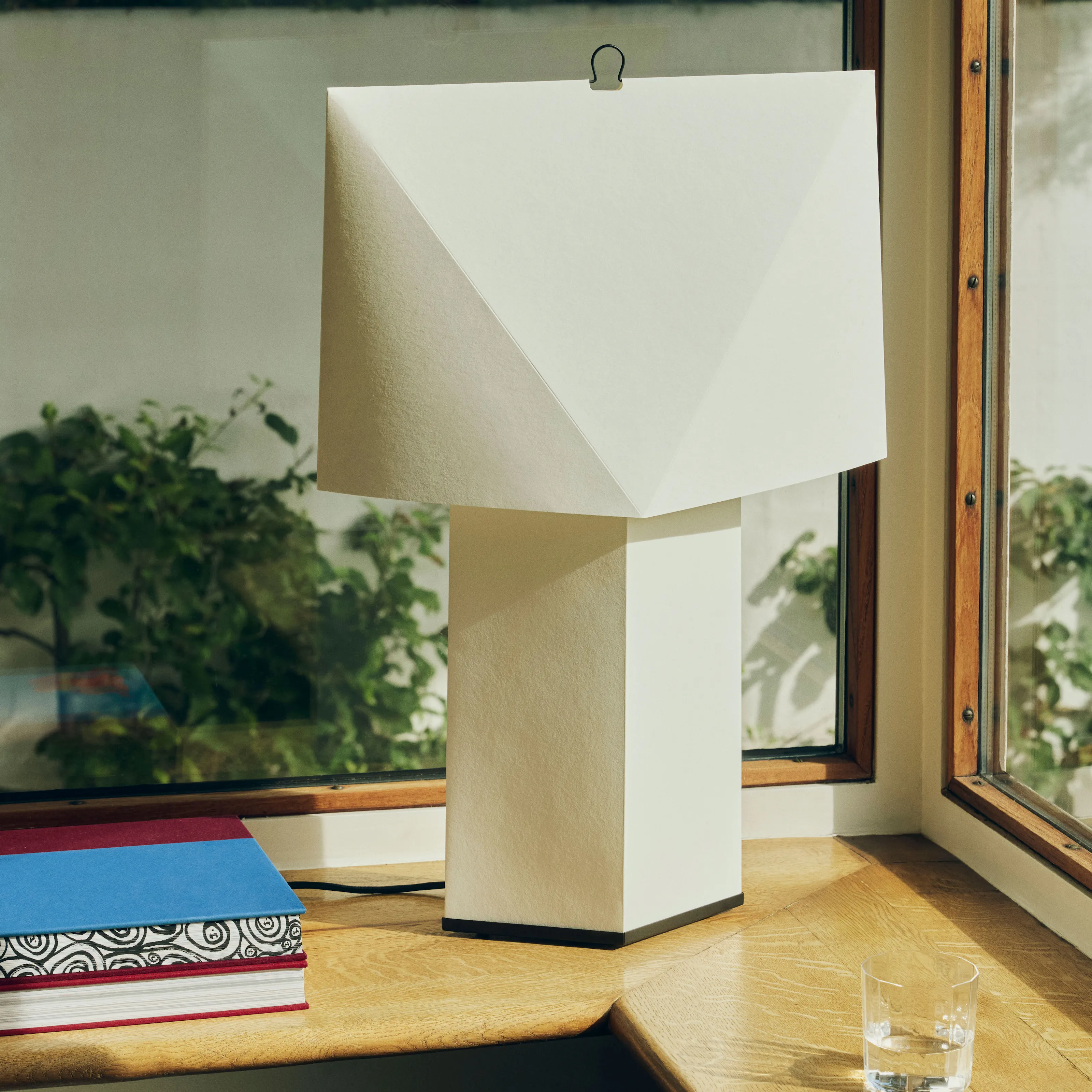 Aplat Table Lamp - 2