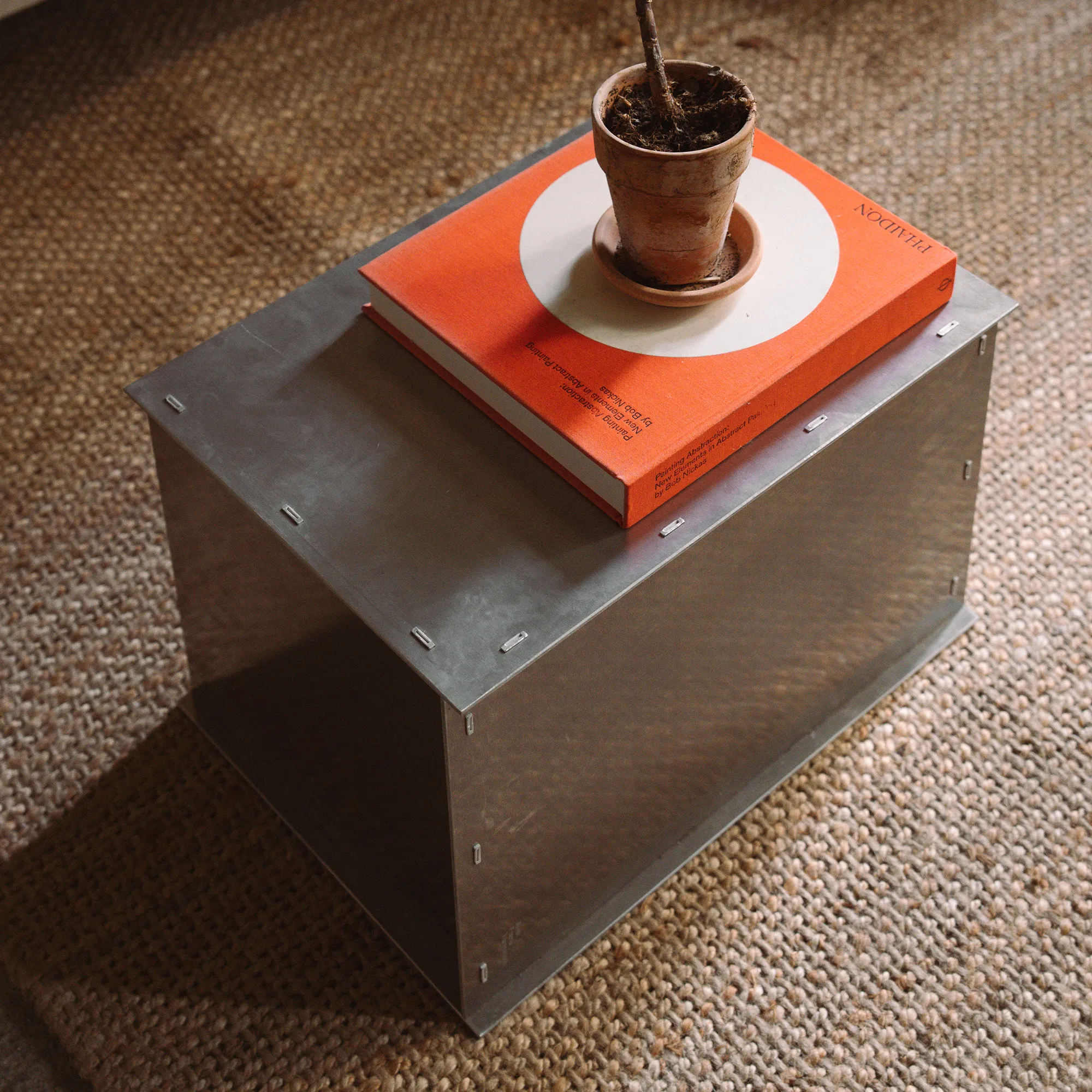 Rivet Box sidobord - 4