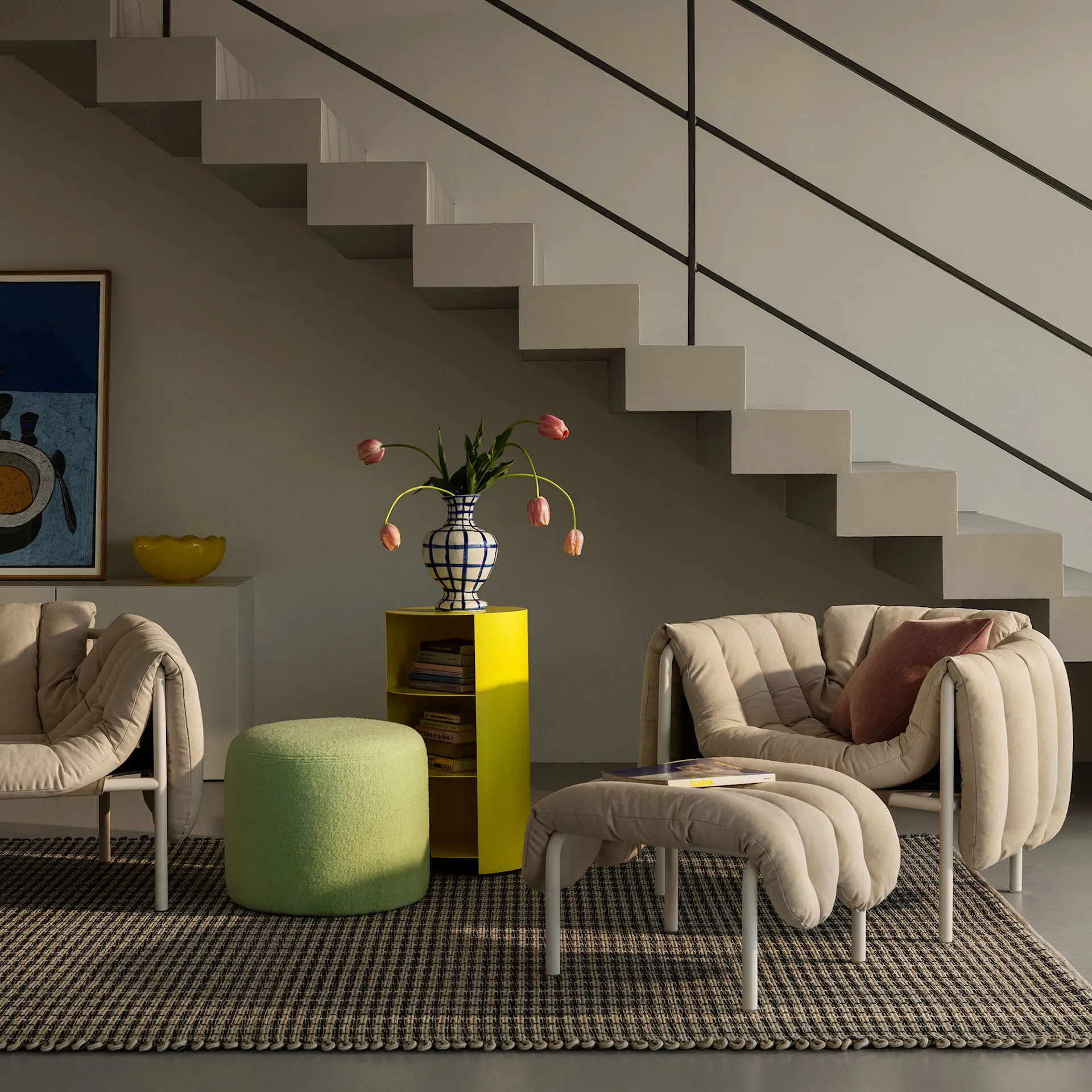 Köp Puffy Lounge Chair + Ottoman från HEM