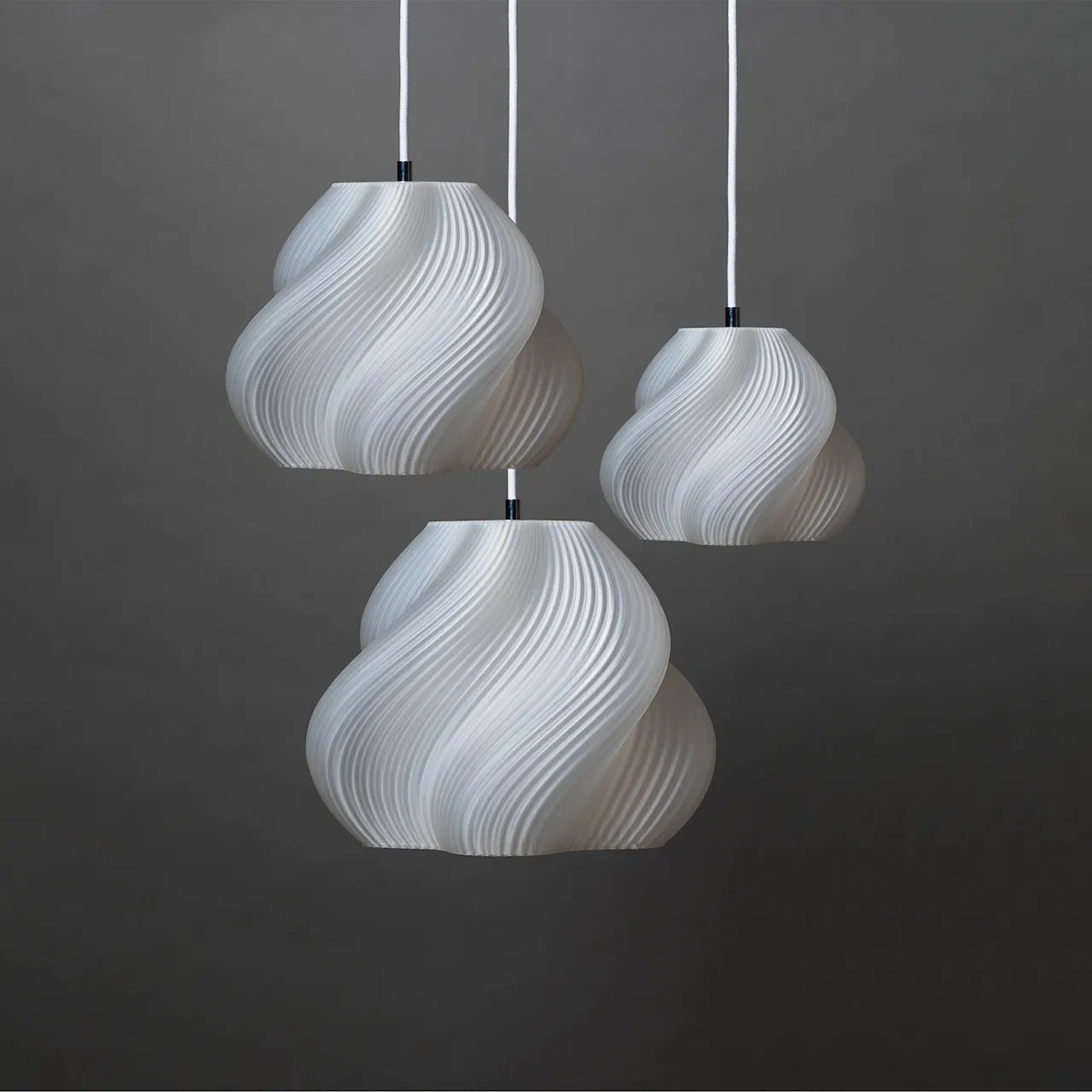 Soft Serve Pendant 03 pendellampa Brass White