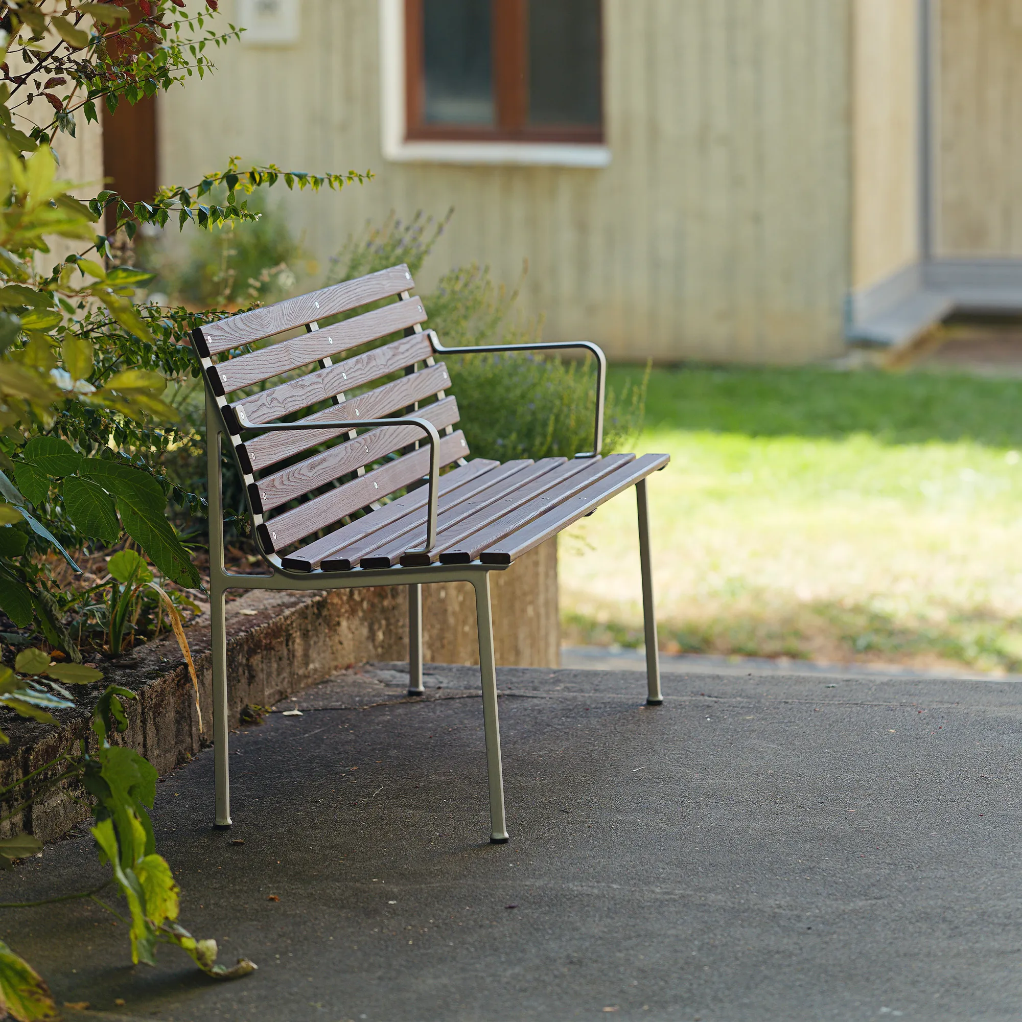 Traverse utomhusbänk armstöd - 8