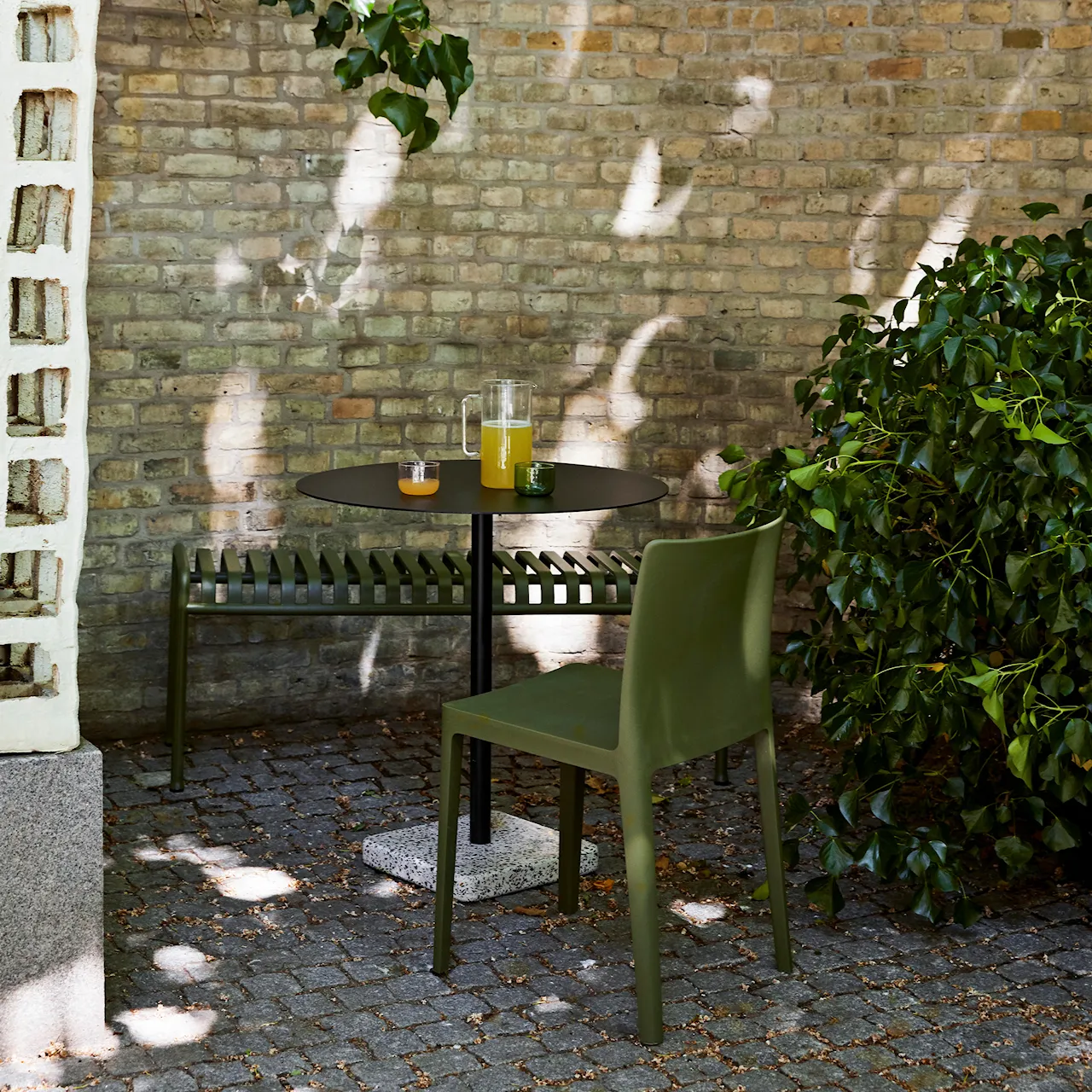 Terrazzo Table Round - Anthracite - Grey Terrazzo - Ø70 cm