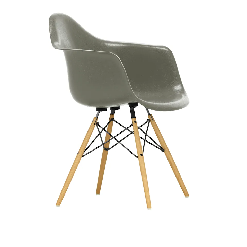 Eames Fiberglass Armchair DAW stol