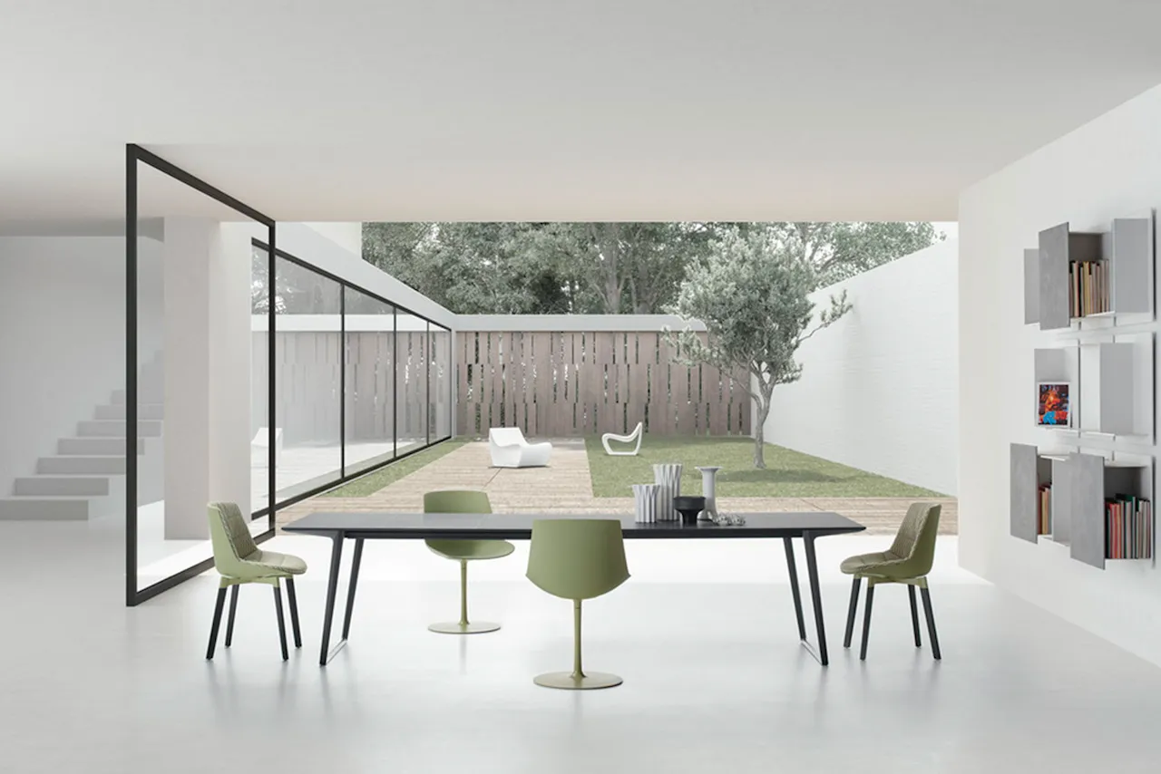 Axy Table