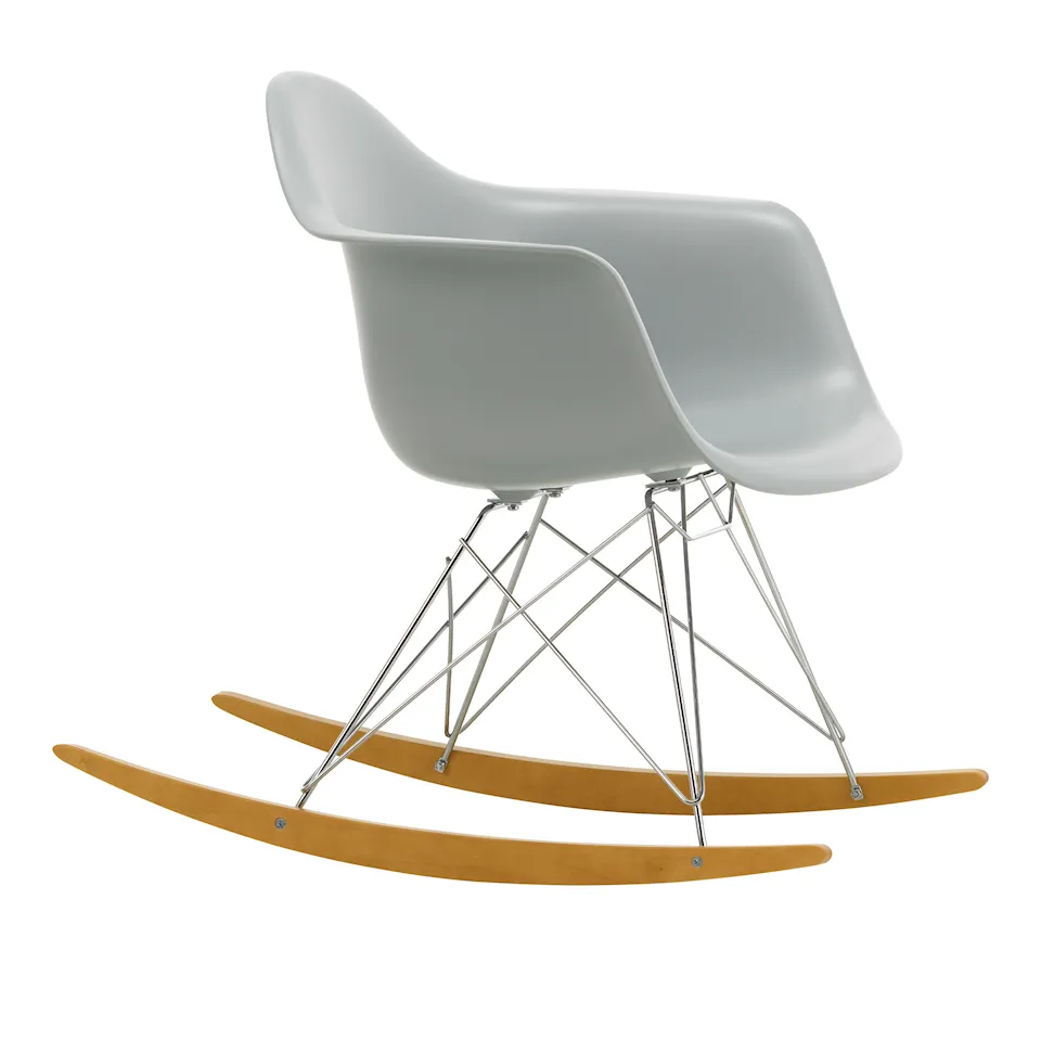 Eames Plastic Armchair RAR - 24 Light Grey - Chrome Base - Golden Maple