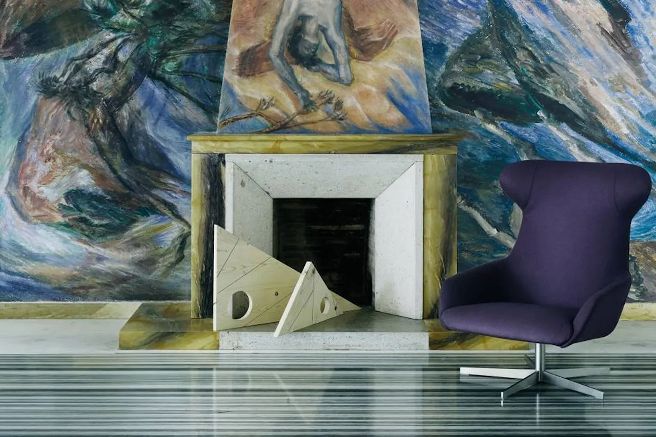 Reader High Swivel Armchair