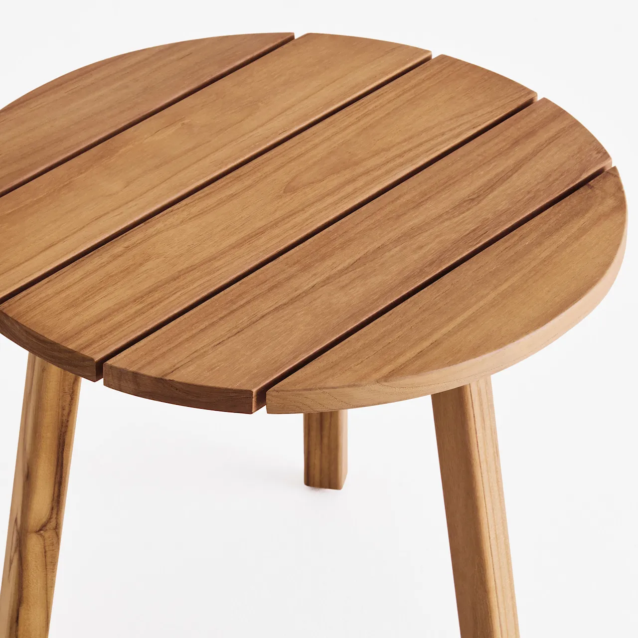 Midsummer round side table & 2 lounge chair with footstool