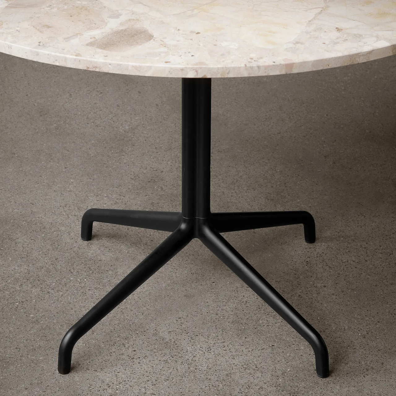 Harbour Column Dining Table 4-star - Black/Sand - 70x60 cm