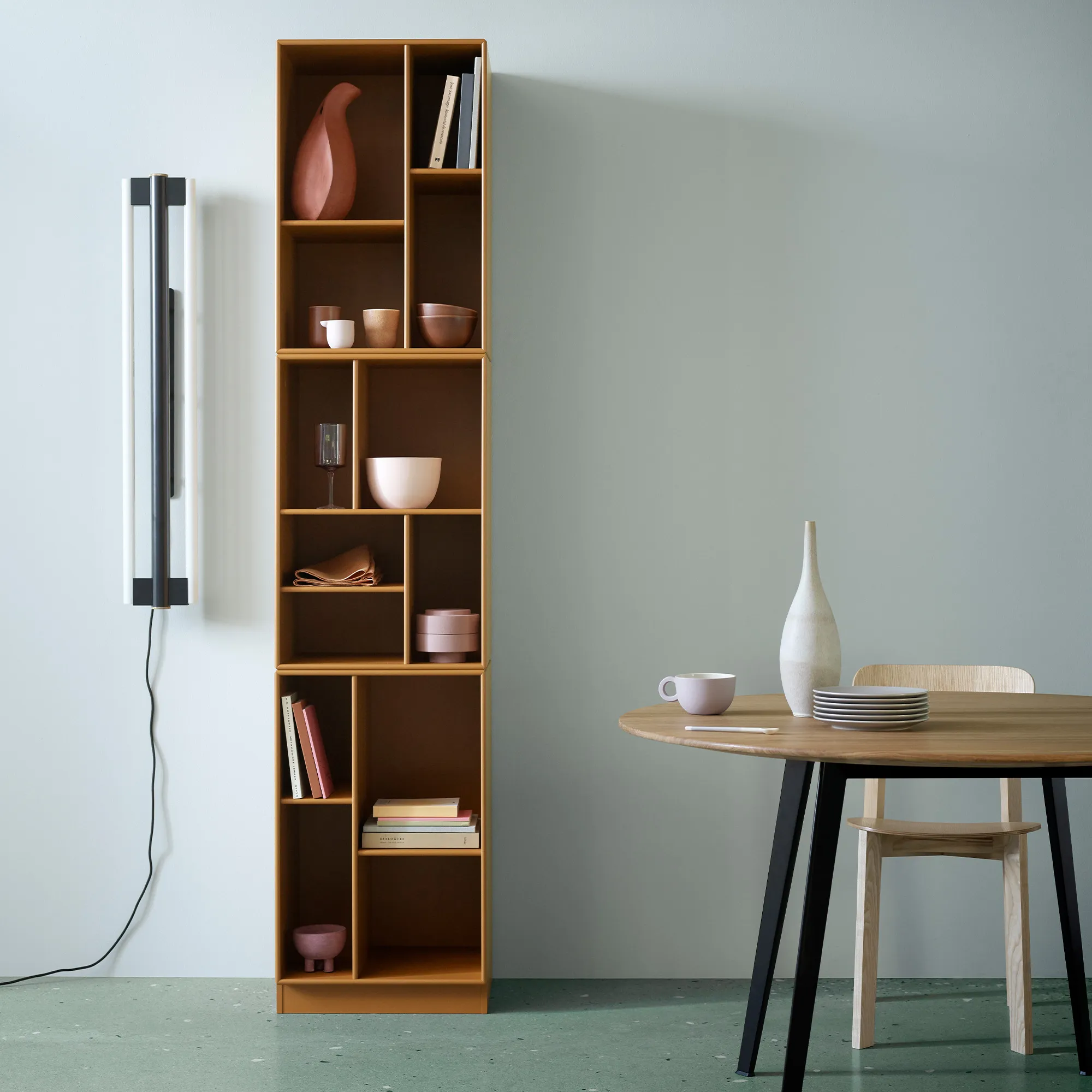 Loom Slim bokhylla sockel 3 cm